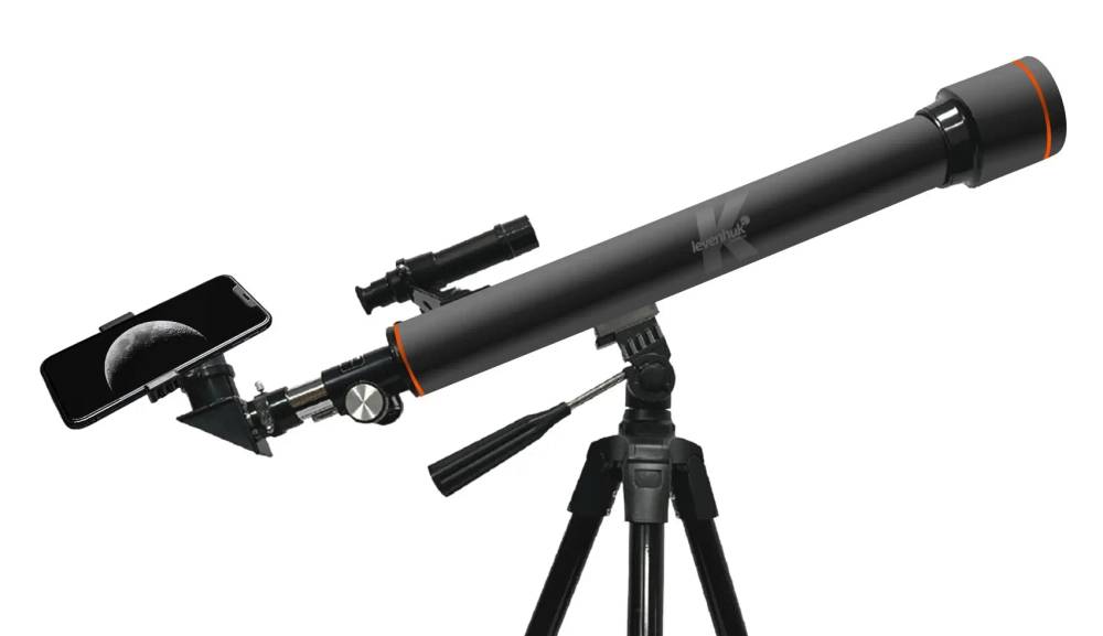 Фототелескоп Levenhuk Kelvin Nova BASE 50/600 - вид с креплением смартфона