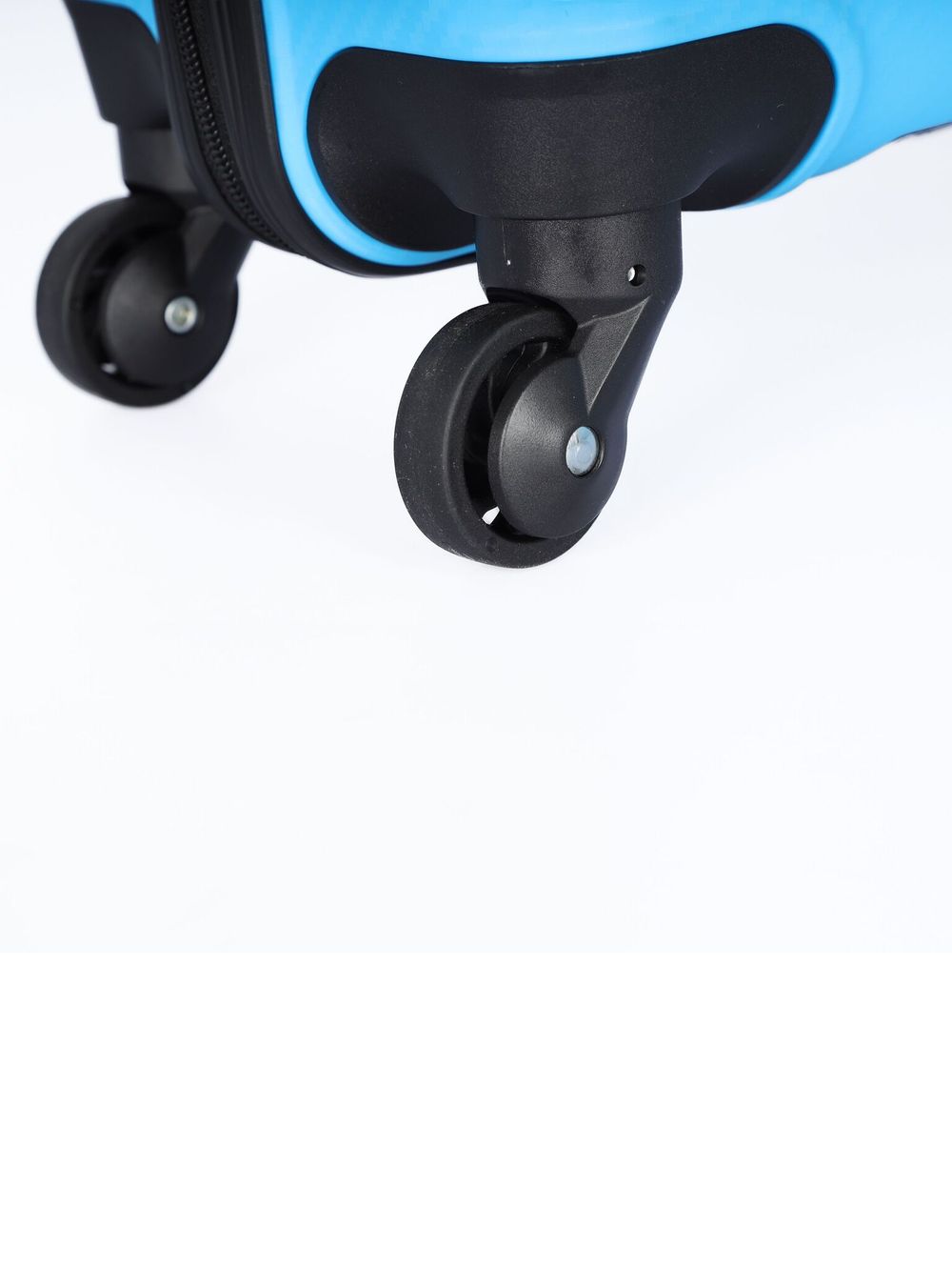 Чемодан 461 / Цветной / Полипропилен