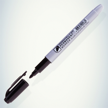 302766 Crown Маркер перманентный MULTI MARKER SLIM, ЧЕРНЫЙ пулевидный 2мм (P-505) БЛ-1
