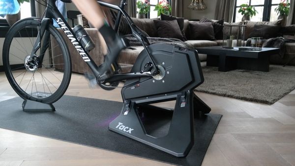 Tacx Neo: изотонические и изокинетические тренировки на велостанке