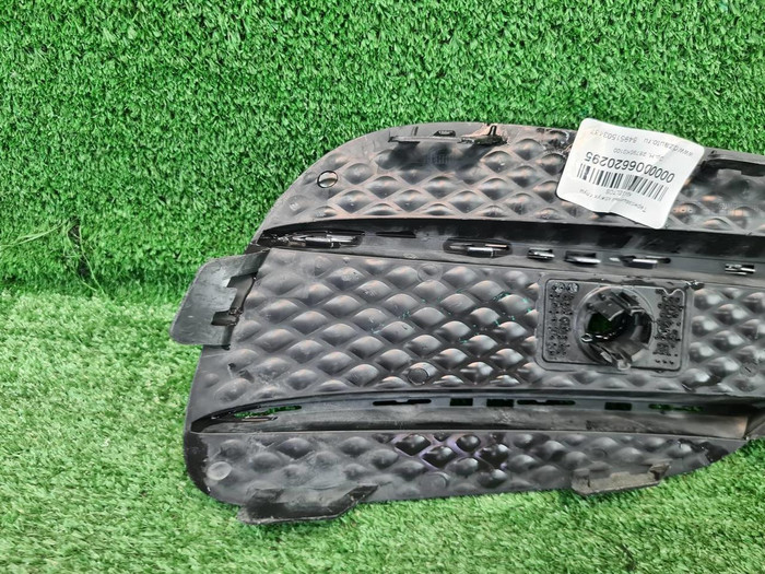 Решетка бампера левая Mercedes E W213 (16-21) AMG