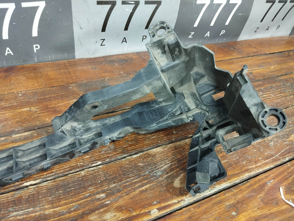 Кронштейн фары правый Honda CR-V 4 (RE, RM) 12-15 Б/У Оригинал 71140T0AA00