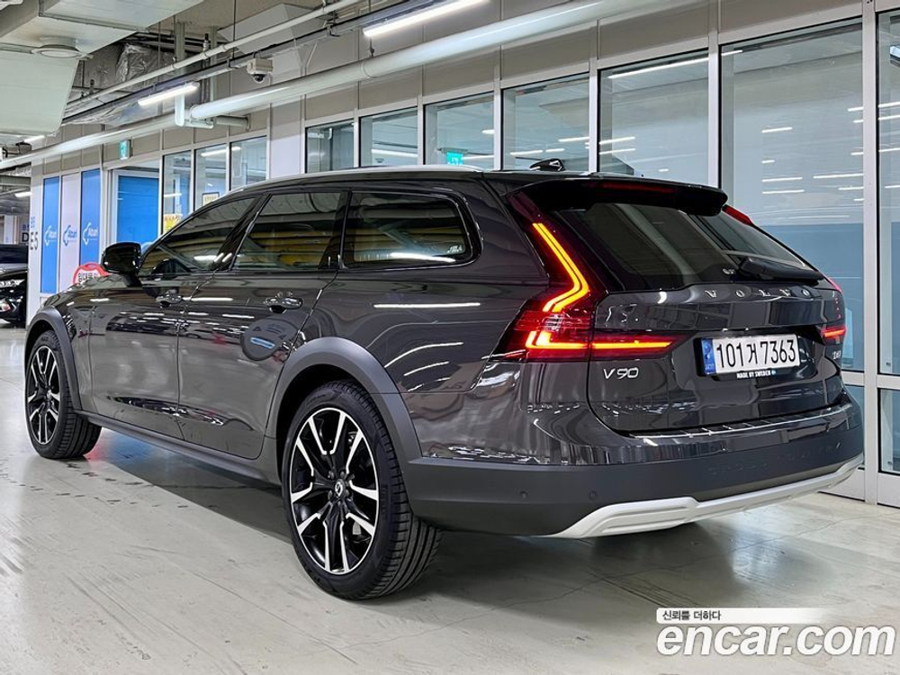 Volvo V90 Cross Country B6 Ultimate AWD (03.2022)