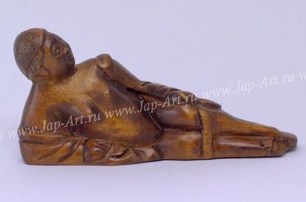 Нэцкэ Девушка лежит