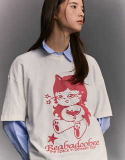 BERSHKA Футболка с коротким рукавом и принтом Beabadoobee, белый