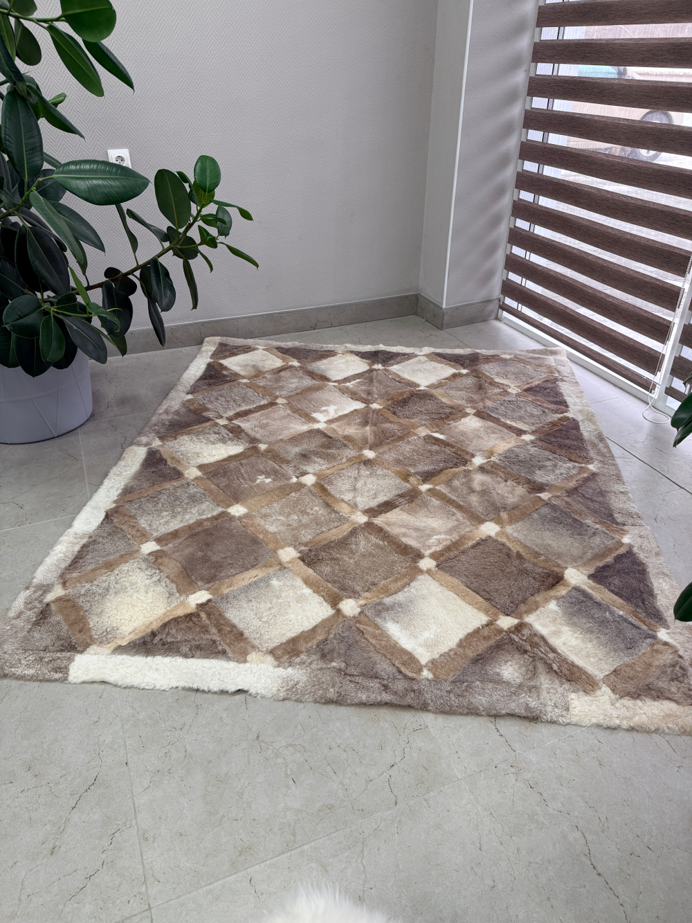 Ковер прямоугольный натуральный мех овчина, 210 х 170 см.