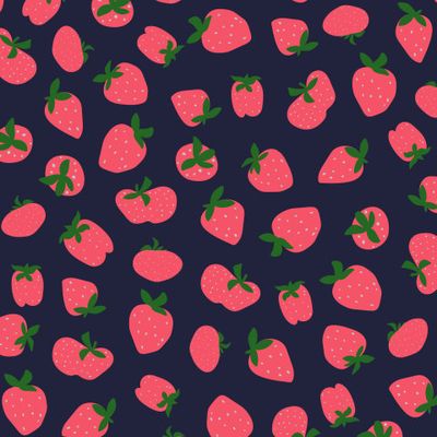 клубника на чёрном