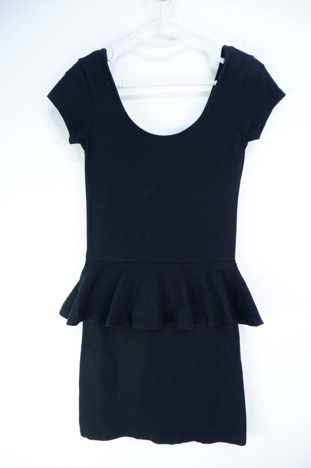 Платье с баской, маркировка XS, визуально на 42 размер