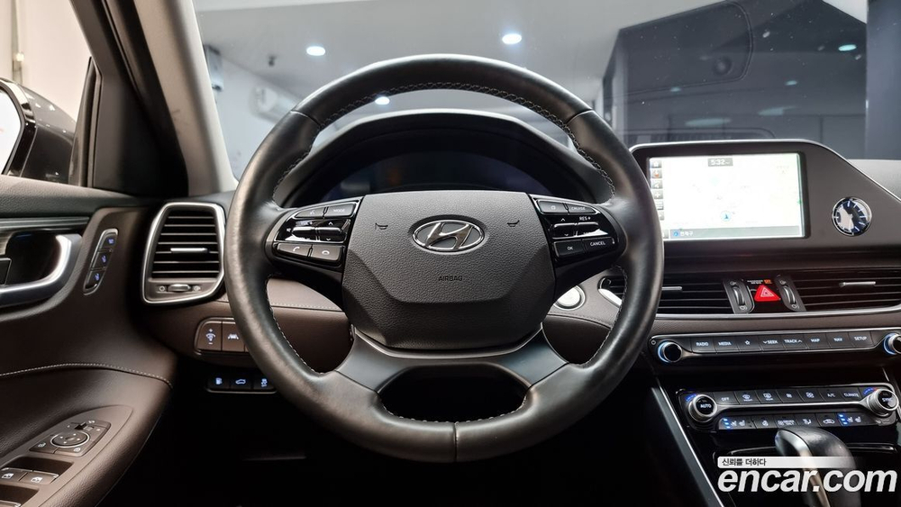 Hyundai Grandeur (Azera) IG Hybrid Exclusive (08.2019)