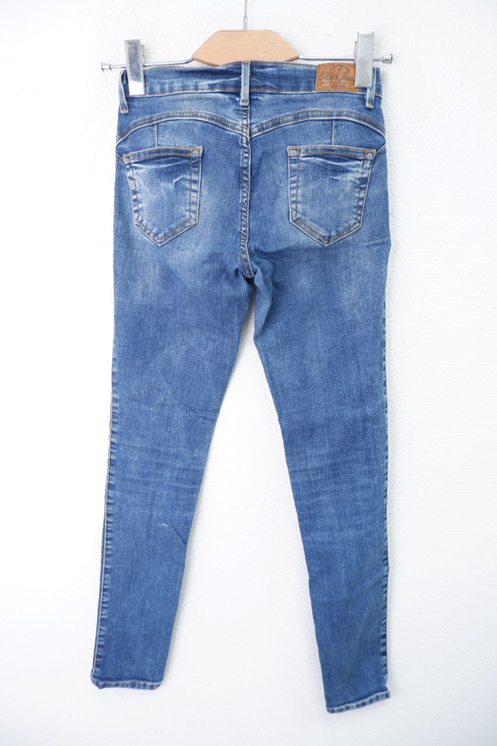 Джинсы Gloria Jeans зауженные 38 размер