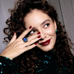 Кольцо с Сапфирами, Изумрудами, Турмалином Параиба и Бриллиантами, R0057-1/1