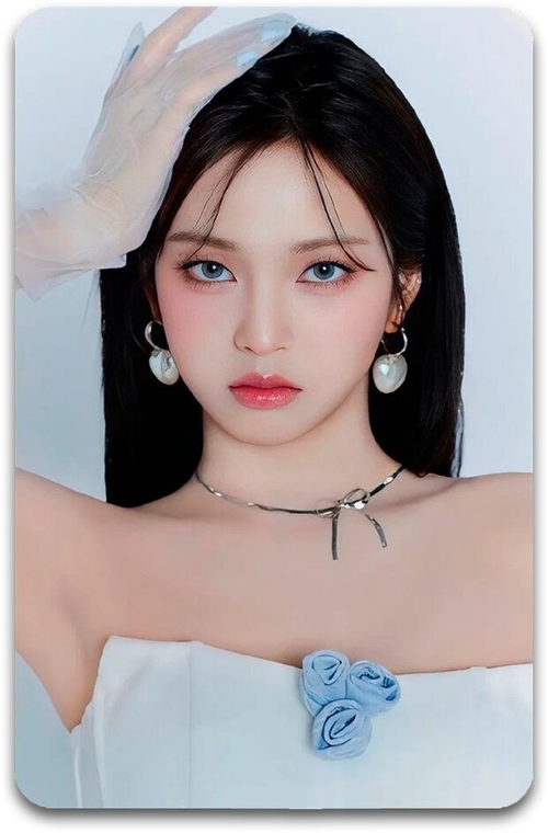 Карта #2952 / CHIQUITA (BABYMONSTER)