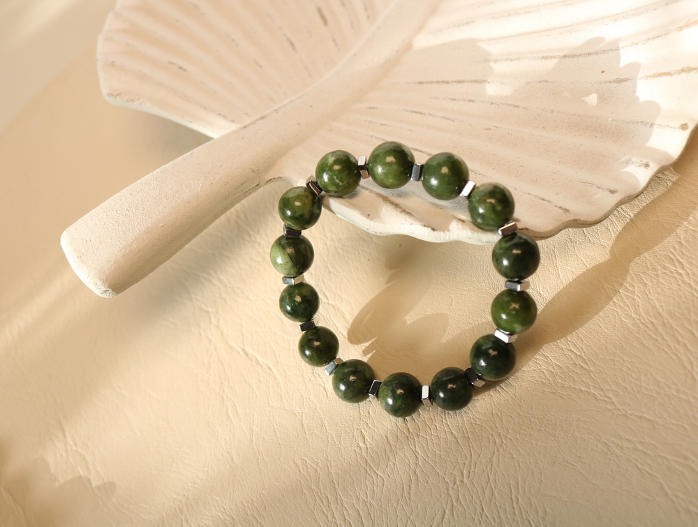 Браслет из нефрита "Круг гармонии"