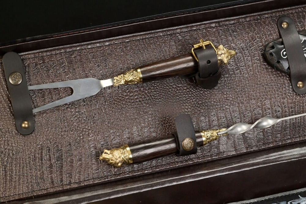 Подарочный набор шампуров в кейсе "Медведь"