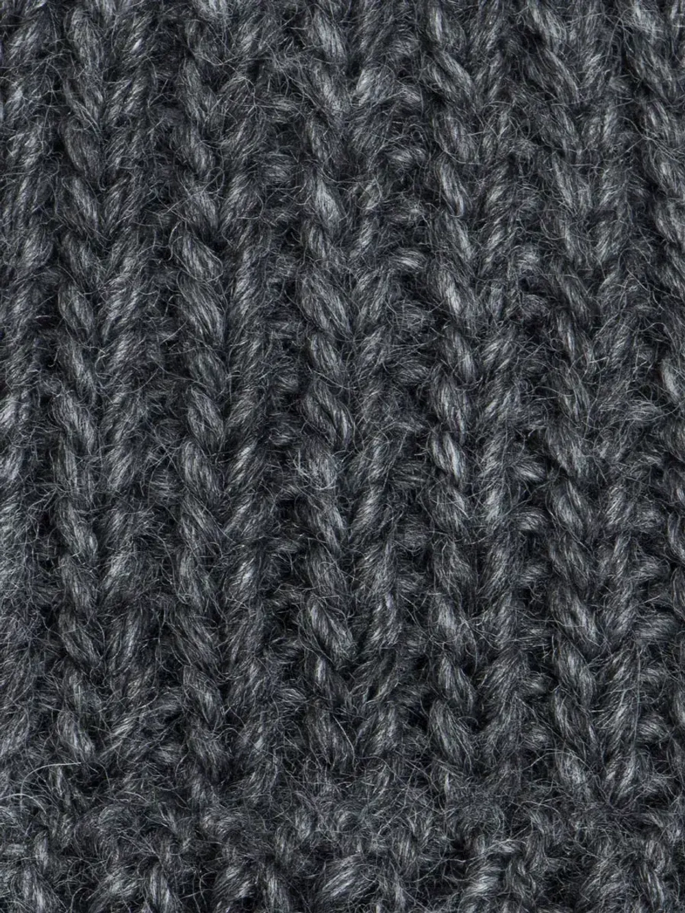 Шапка для мальчика с козырьком на осень