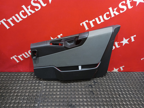 Обшивка двери правой 2019г