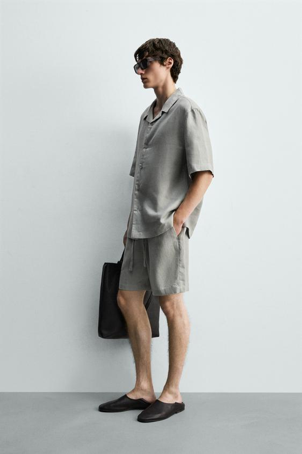 ZARA ШОРТЫ RELAXED FIT ИЗ 100% ЛЬНА, СВЕТЛО-СЕРЫЙ