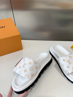 Louis Vuitton Pool Pillow Flat Comfort Mule
