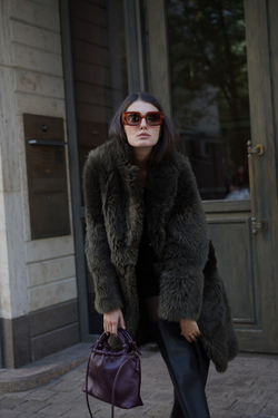 Дубленка двусторонняя Тиградо хаки удлиненная