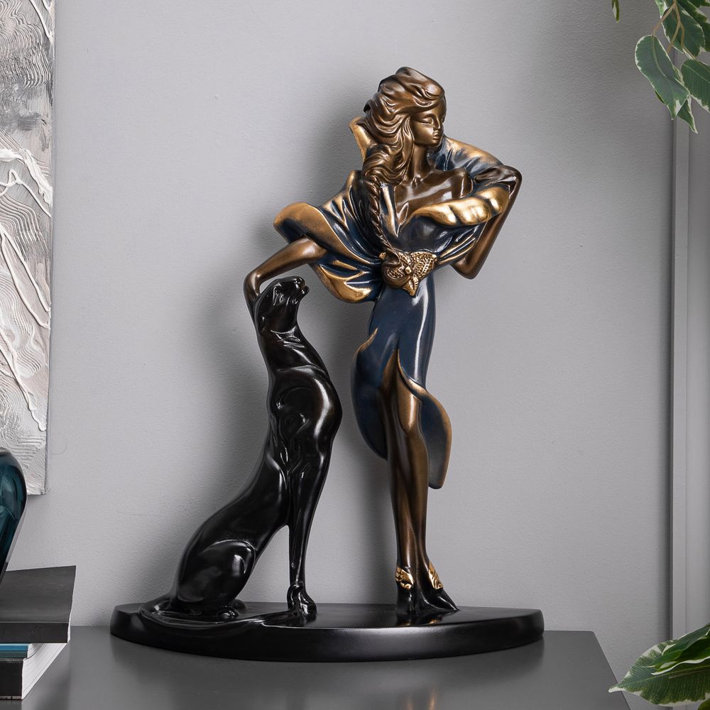 Девушка с пантерой Бронза