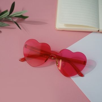 Солнцезащитные очки "Сердце" розовые