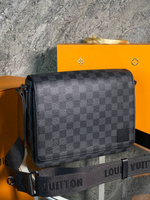 Сумка-мессенджер Louis Vuitton