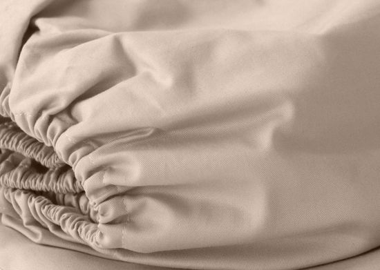 Простынь на резинке для кровати 180*200 см (бежевый, сатин)