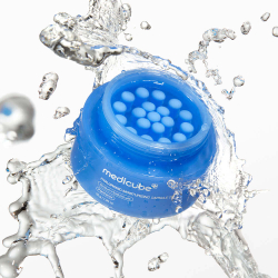 MEDICUBE Увлажняющий капсульный крем с пантенолом Hyaluronic Moisturizing Capsule Cream (55 мл)