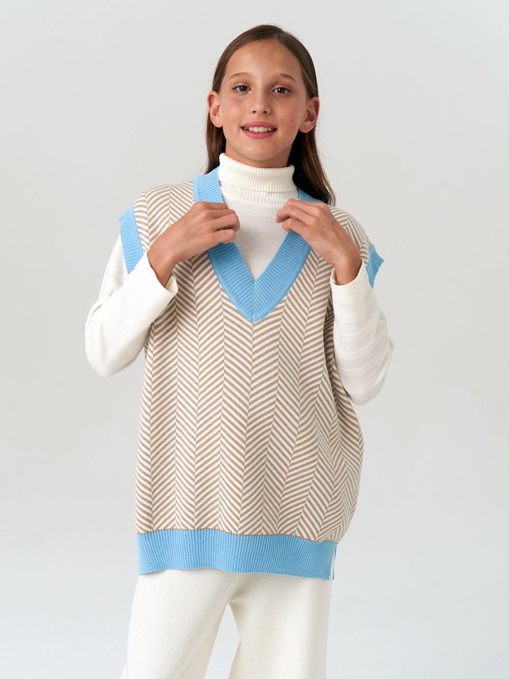 Жилетка для девочки в школу AT953 темно-бежевый