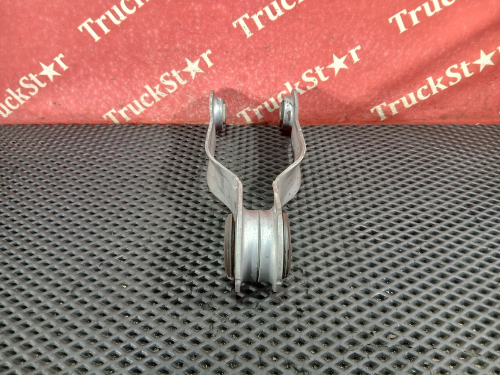 Кронштейн амортизатора кабины задний