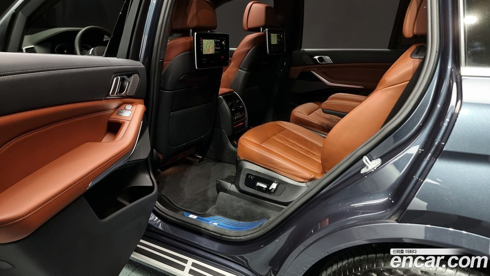 BMW X7 (G07) xDrive 40i M Sports 6-и местный (04.2022)