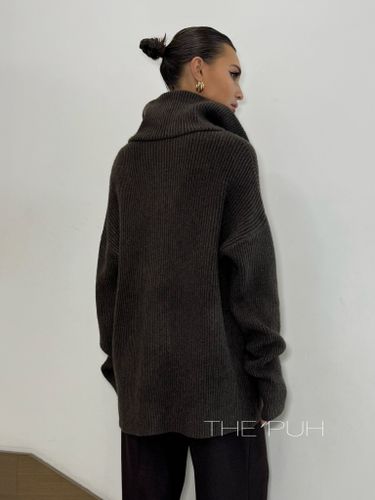 Трикотажный джемпер шоколадного цвета