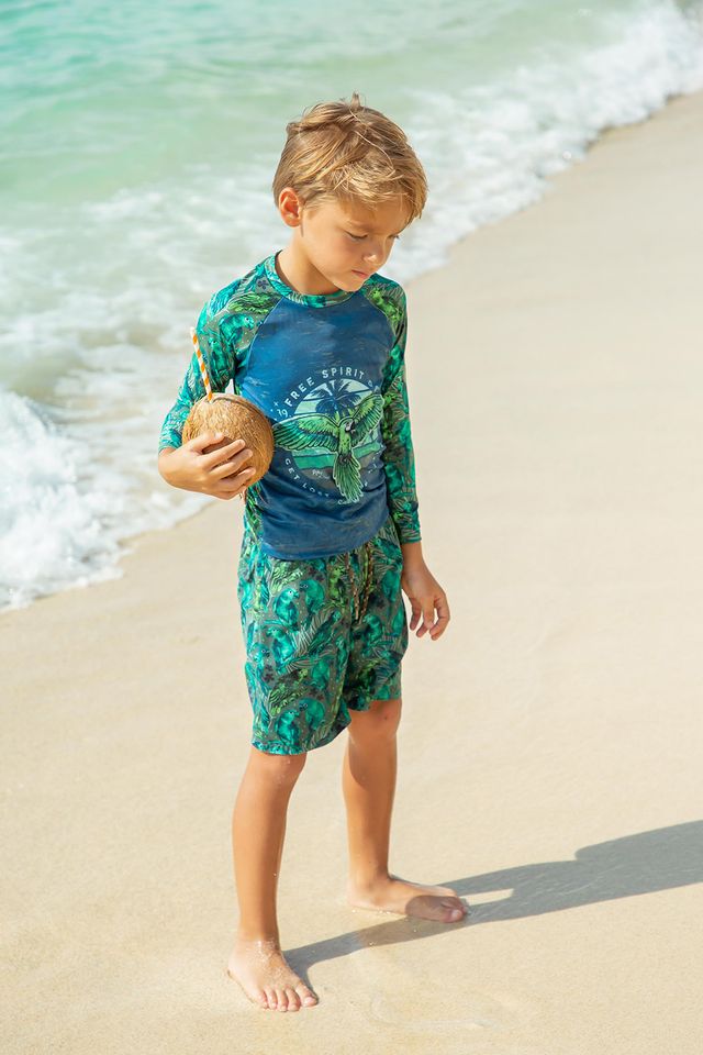 Зеленая плавательная футболка с 3D деталями