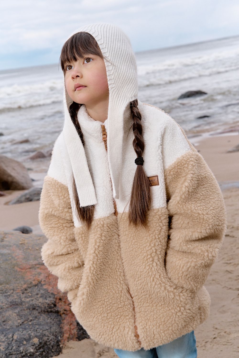 Шапка чепец из ангоры "Молоко" 7+