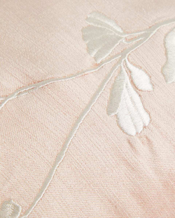 ZARA HOME ХЛОПКОВЫЙ ЧЕХОЛ НА ПОДУШКУ С ЦВЕТОЧНОЙ ВЫШИВКОЙ, РОЗОВЫЙ