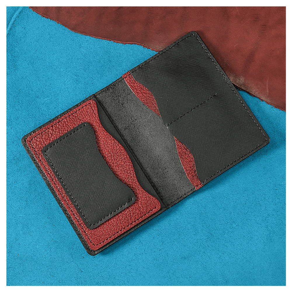 Кожаная обложка на паспорт «Медведь»