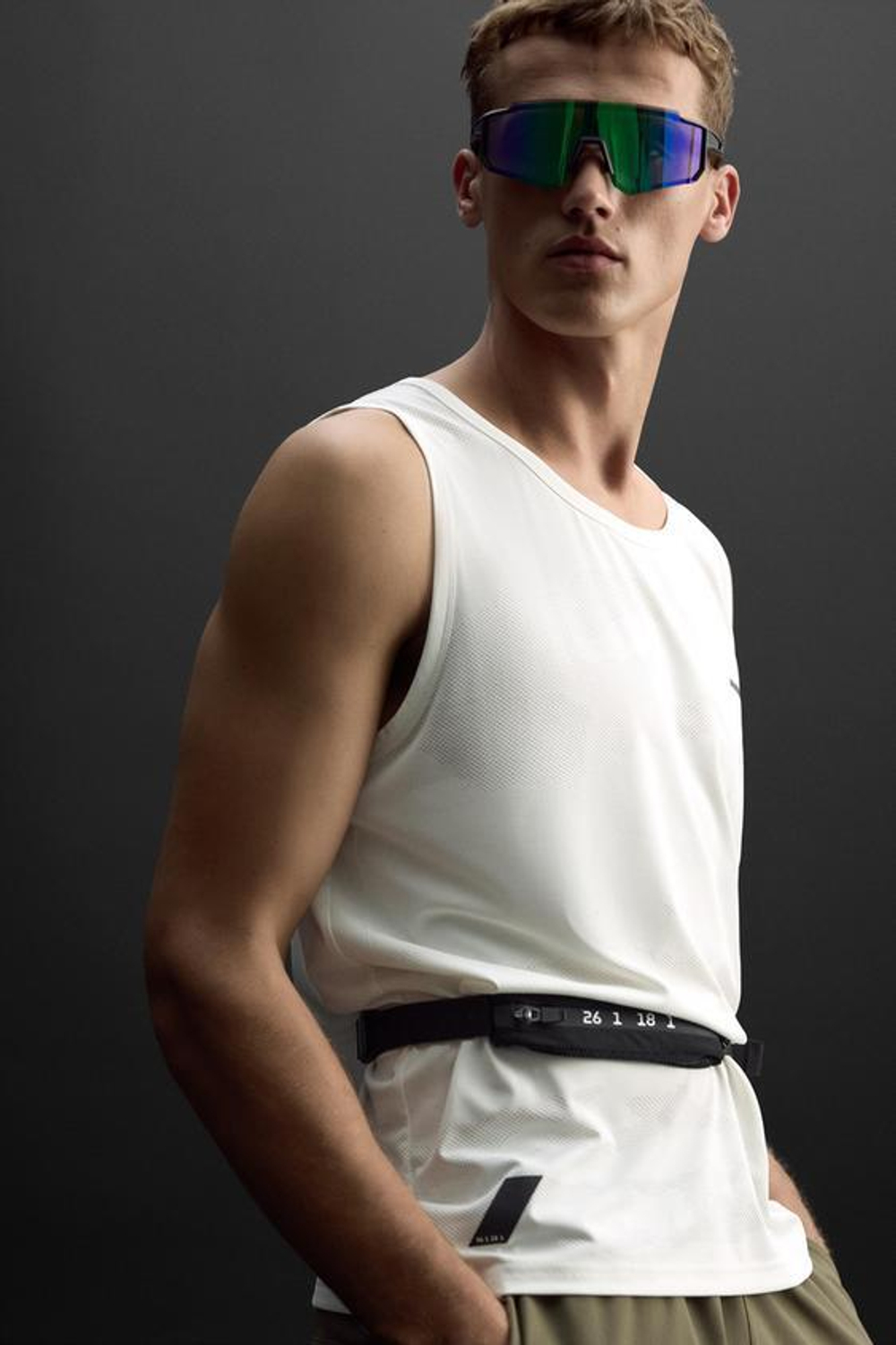 ZARA МИНИ-ПОЯСНАЯ СУМКА В СПОРТИВНОМ СТИЛЕ, ЧЕРНЫЙ