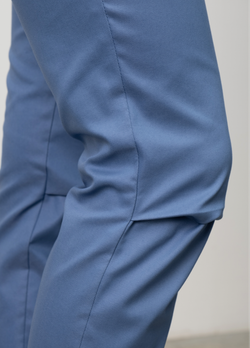 Брюки с защипами