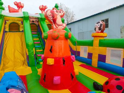 Коммерческий надувной батут «Лесная команда», 10*5*5 м