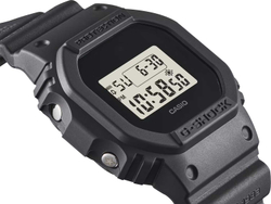 Часы Casio DWE-5657RE-1ER
