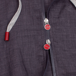 Льняной костюм Kiton