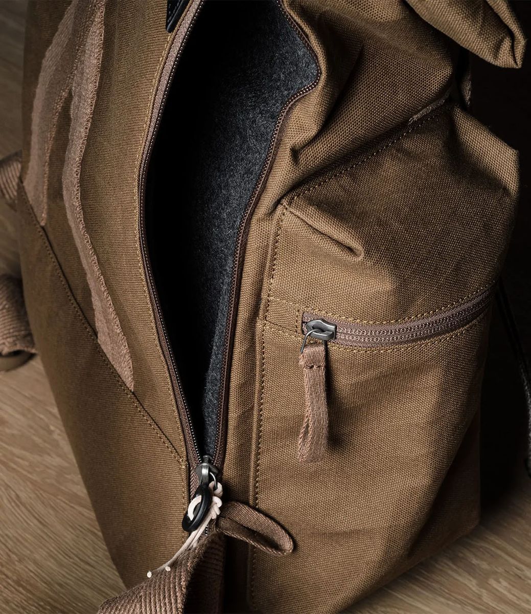 Hard Graft Roll-Top Brownish — рюкзак для путешествий