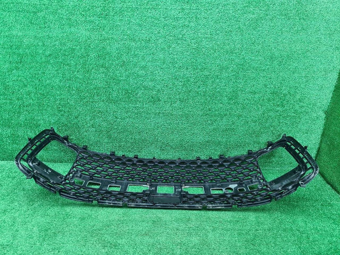 Решетка радиатора Hyundai Staria (2021-н.в.)