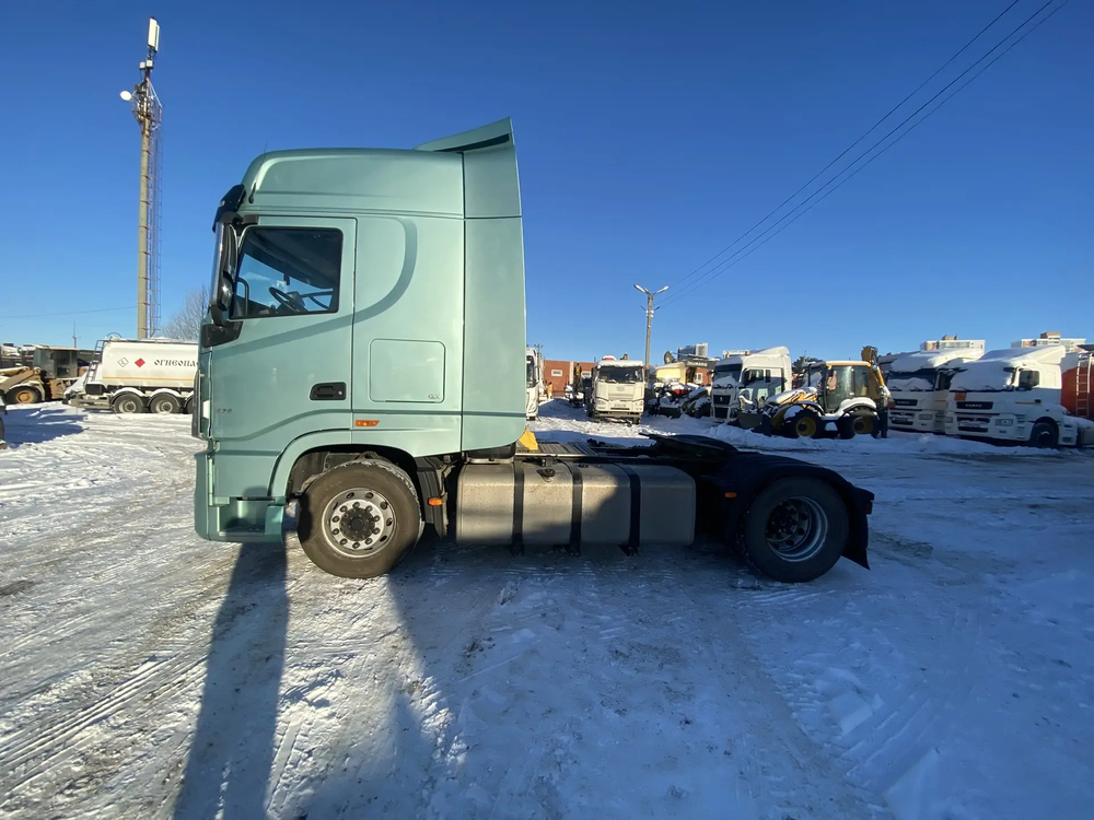 DongFeng DFH 4x2 Седельный тягач DFH4180 (Дизельный, 13,0 л, 509 л.с., АТ)