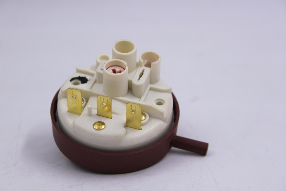 Датчик уровня воды (прессостат) 17476000007426 посудомоечных машин MIDEA, Candy, Krona, Korting