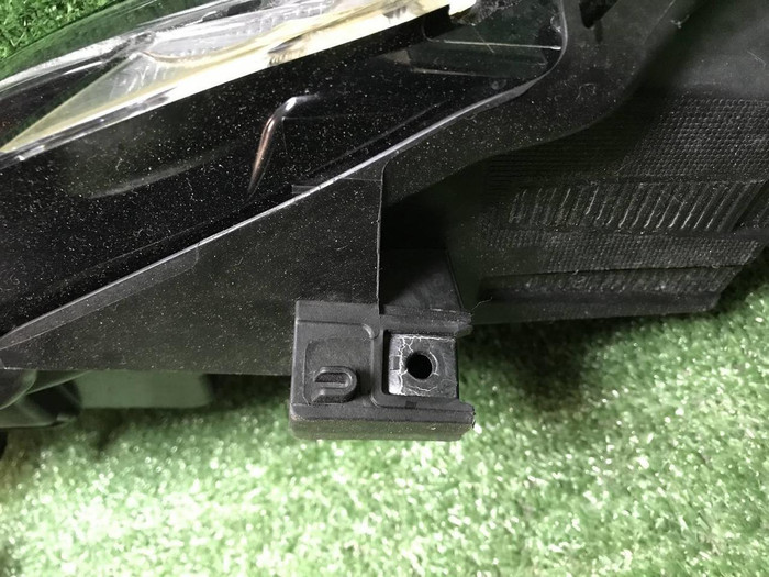 Битый Указатель поворота левый Omoda C5 (22-нв)