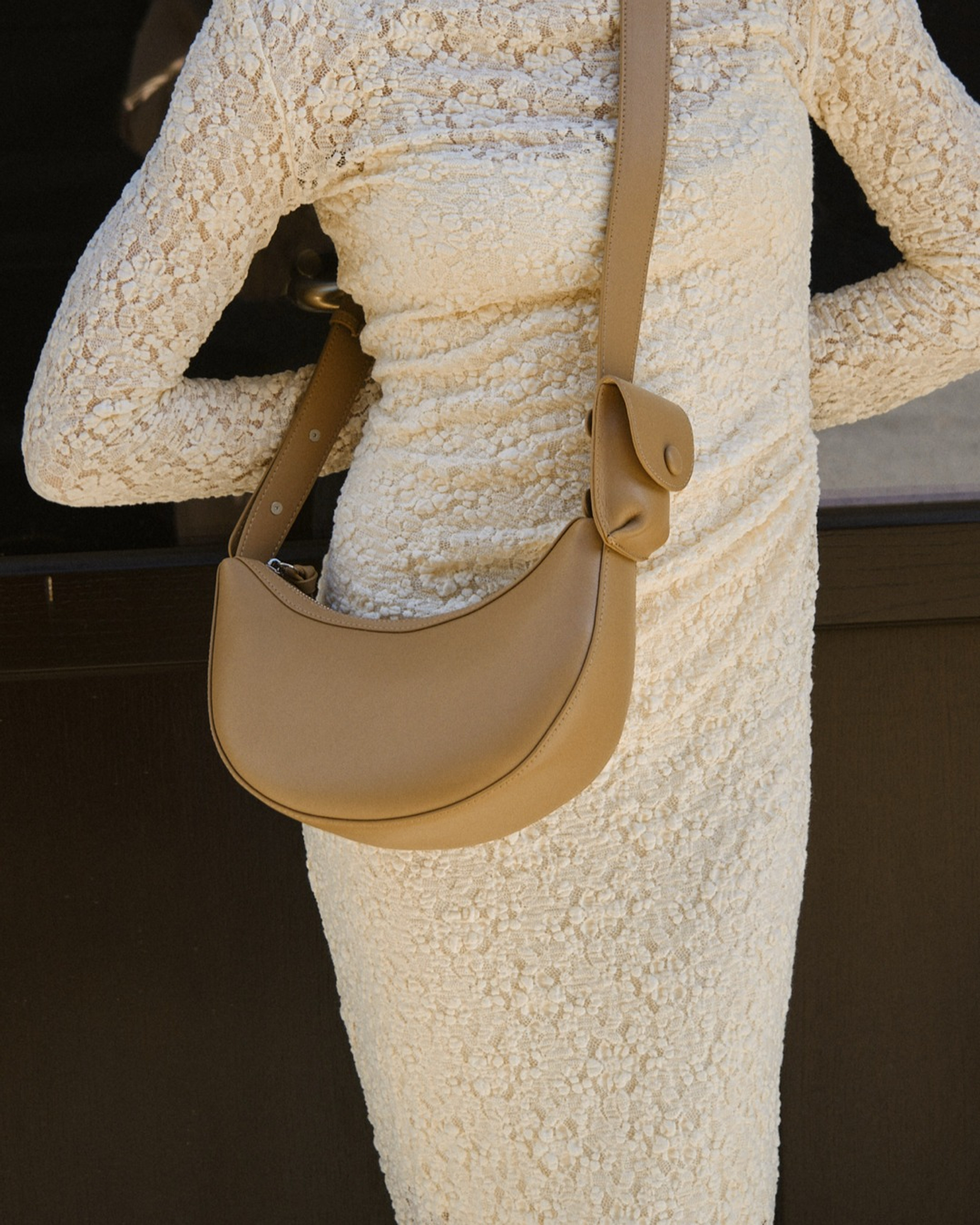 CROSSBODY