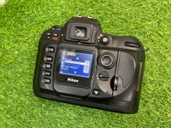 Nikon D100