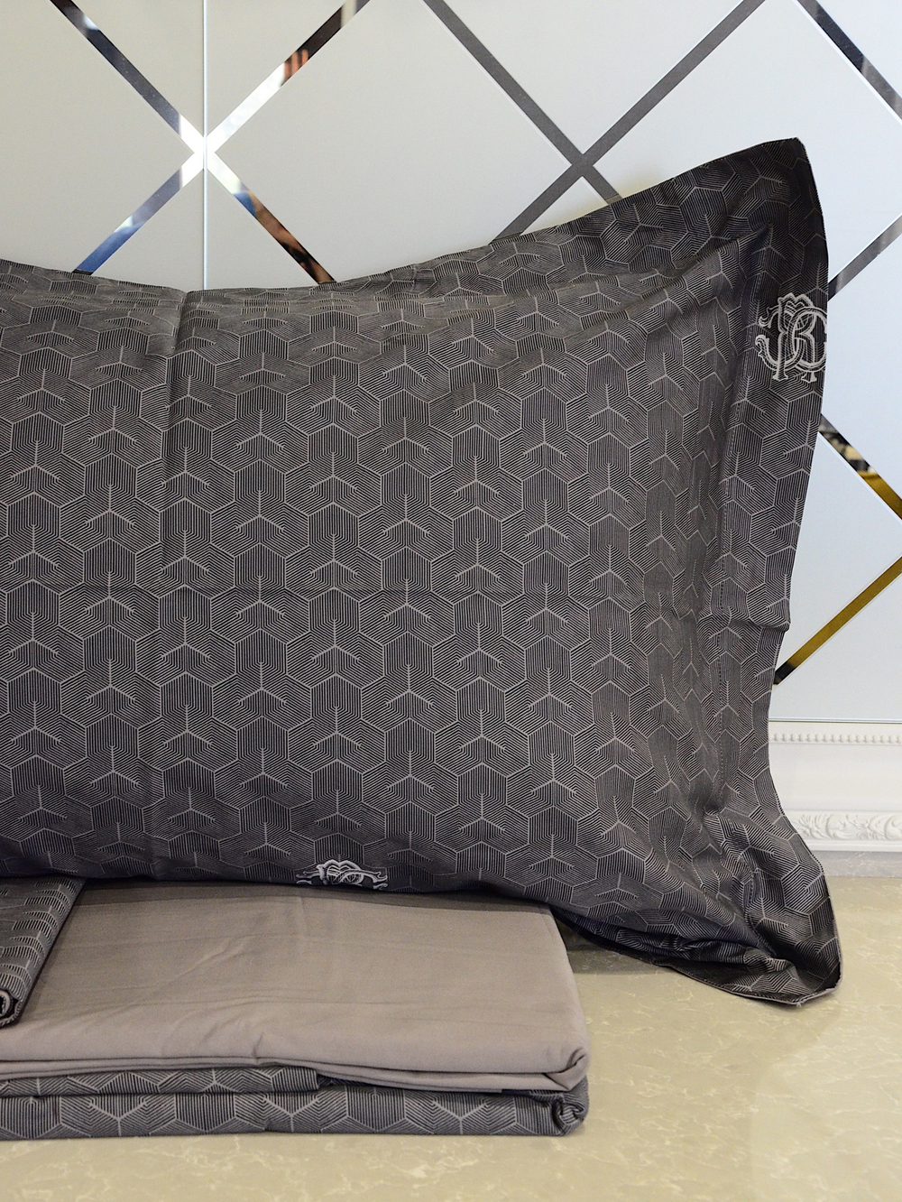 Постельное белье Roberto Cavalli Geometry Dark Gray