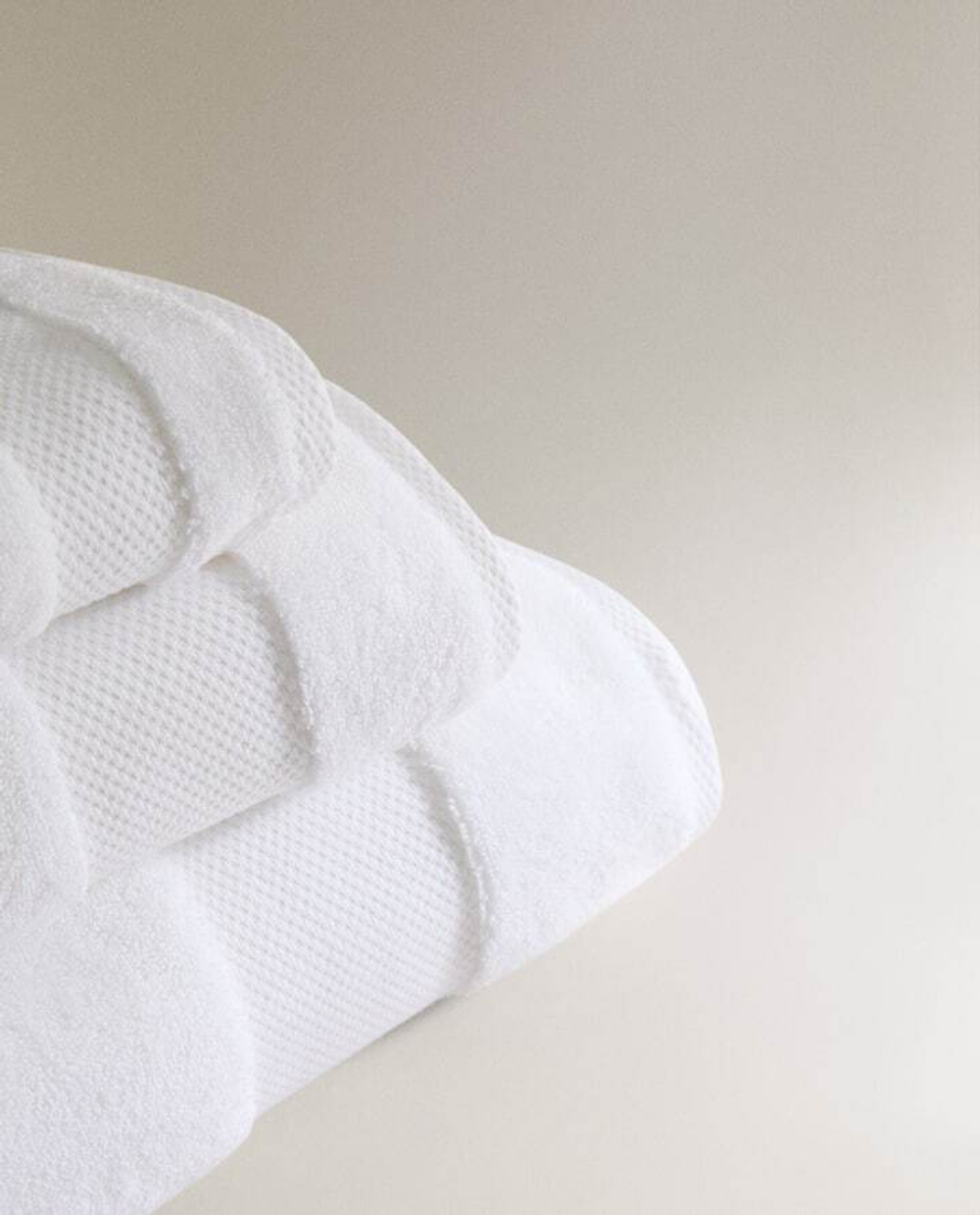 ZARA HOME МЯГКОЕ БАННОЕ ПОЛОТЕНЦЕ, БЕЛЫЙ
